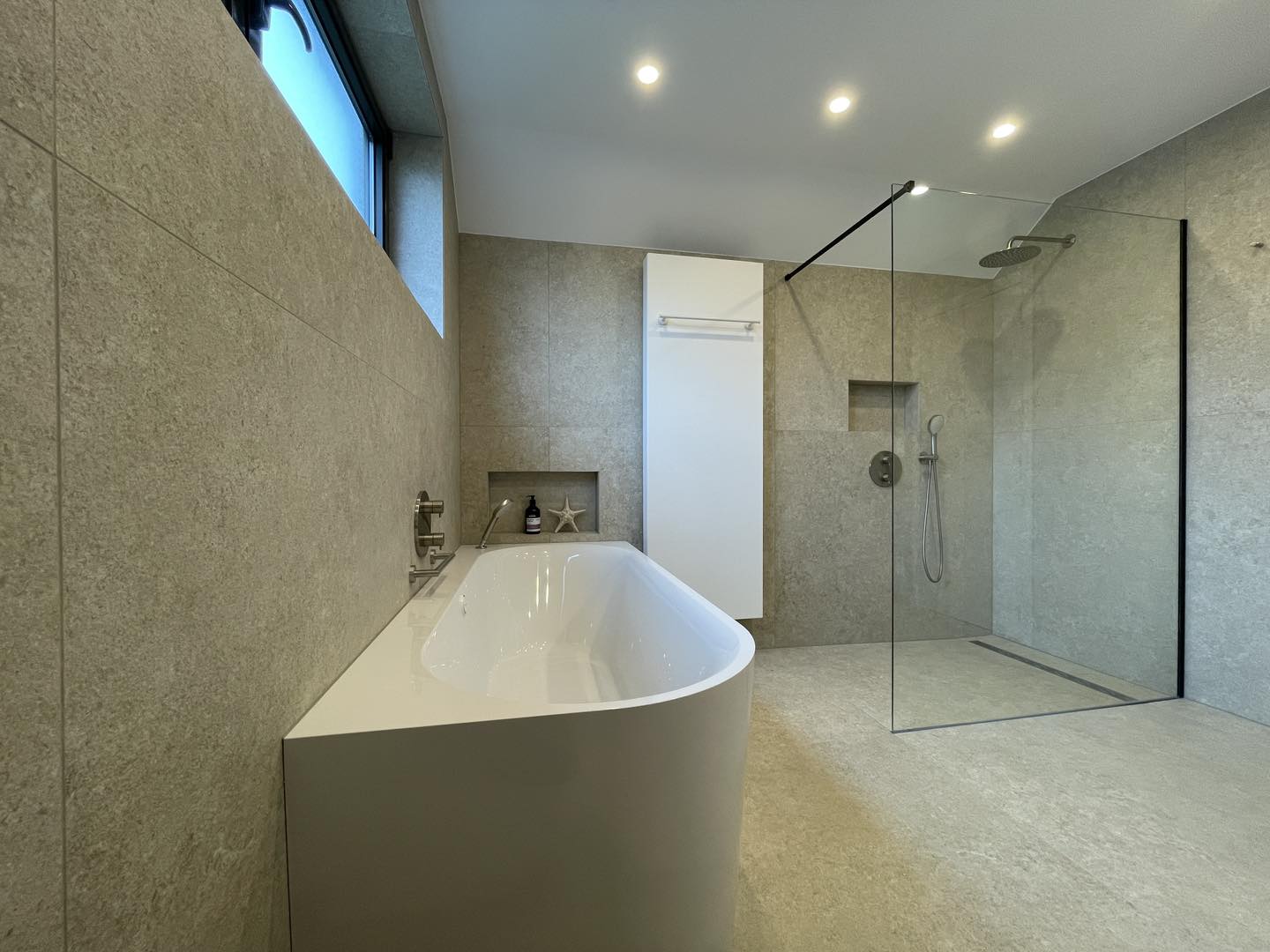 Badkamerrenovatie in Sint-Amands, uitgevoerd door Saninetto.