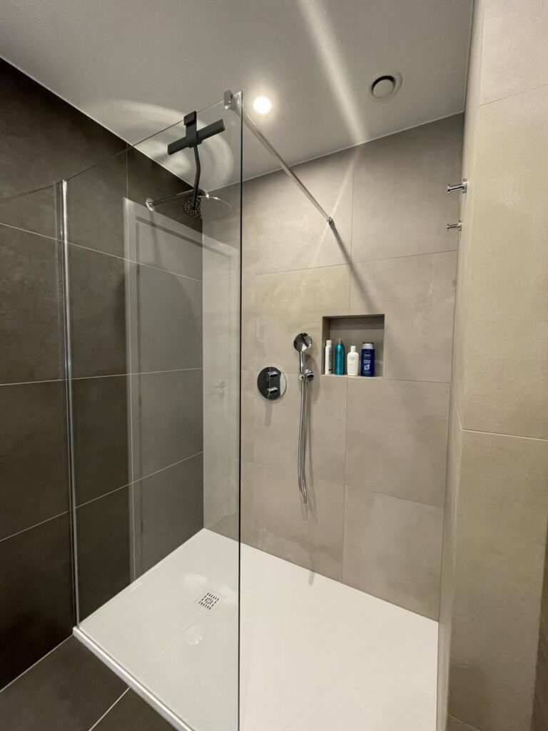 Saninetto - moderne badkamer met inloopdouche (4)